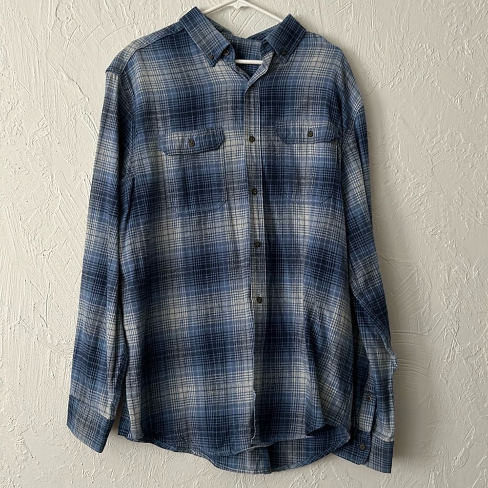 Blue & white long sleeve plaid button down shirt